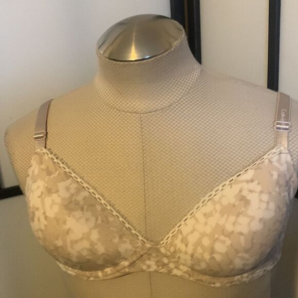 34D Calvin Klein Perfectly Fit Demi Bra Nude Geometric Padded Adjustable Bra - Picture 1 of 13